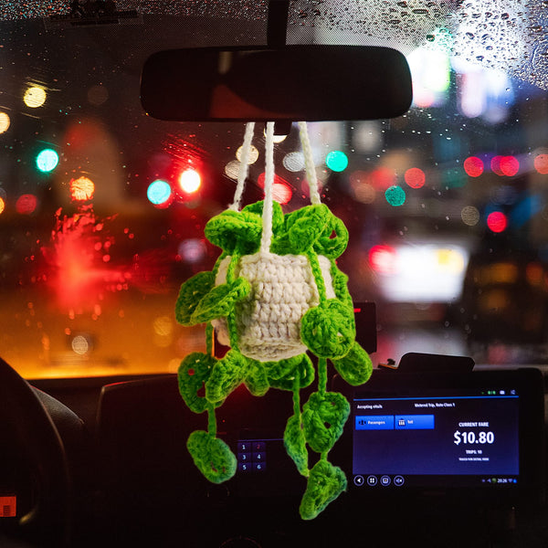 A-Hanging-Knitted-Monstera-Plants-Car-Decoration-hanging-on-the-interior-rearview-mirror.