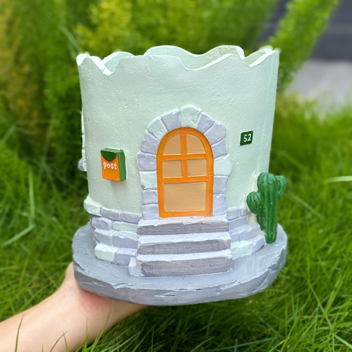 Cute Ornaments planter, Resin House